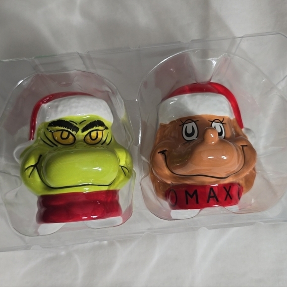 The grinch salt & pepper shaker set nwt - Picture 1 of 4